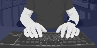 Nahaufnahme der Hände einer Person im dunklen Shirt, die auf einer schwarzen ergonomischen, geteilten Tastatur tippt.